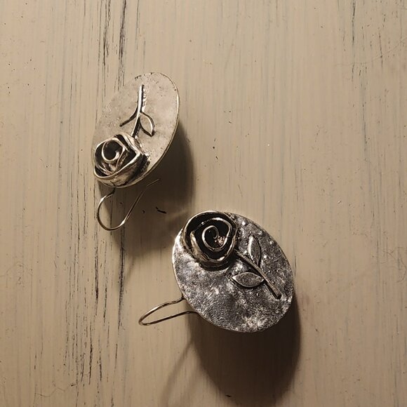 Rose earings - Picture 2 of 4